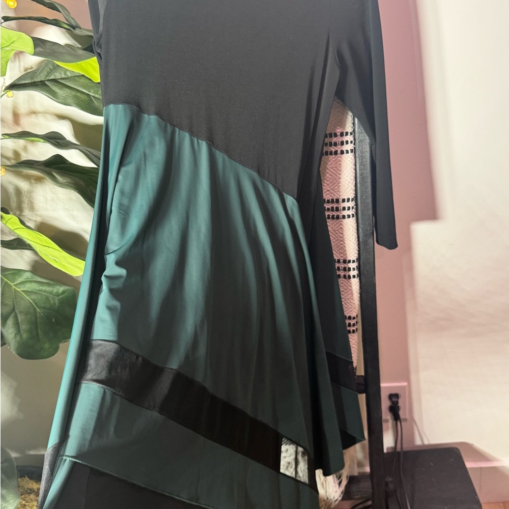 IC COLLECTION Black and Green Asymmetrical Dress